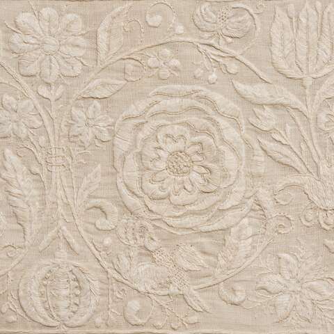 Damasksyning detalje med rose. Overlagen fra 1600-tallet, Designmuseum Danmark. 